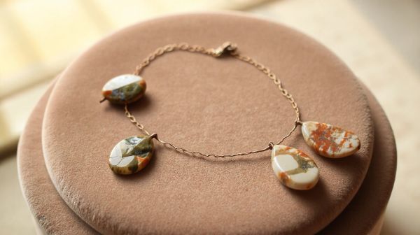 Sélection des 10 meilleurs colliers en pierre naturelle tendance